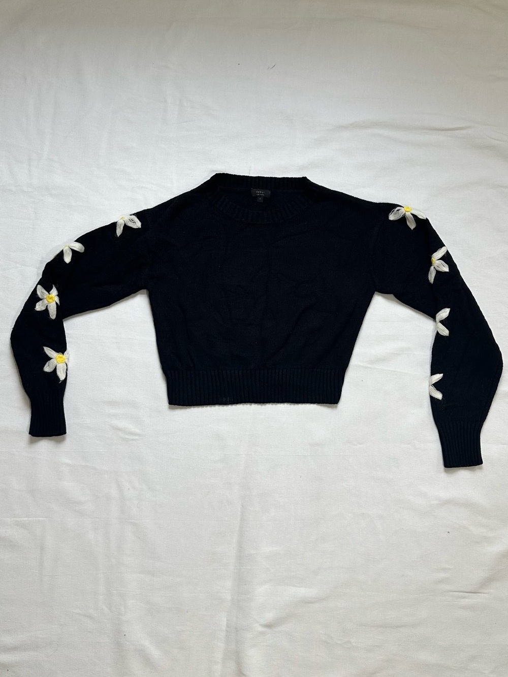 Black Floral-Appliqué Cropped Sweater - Women